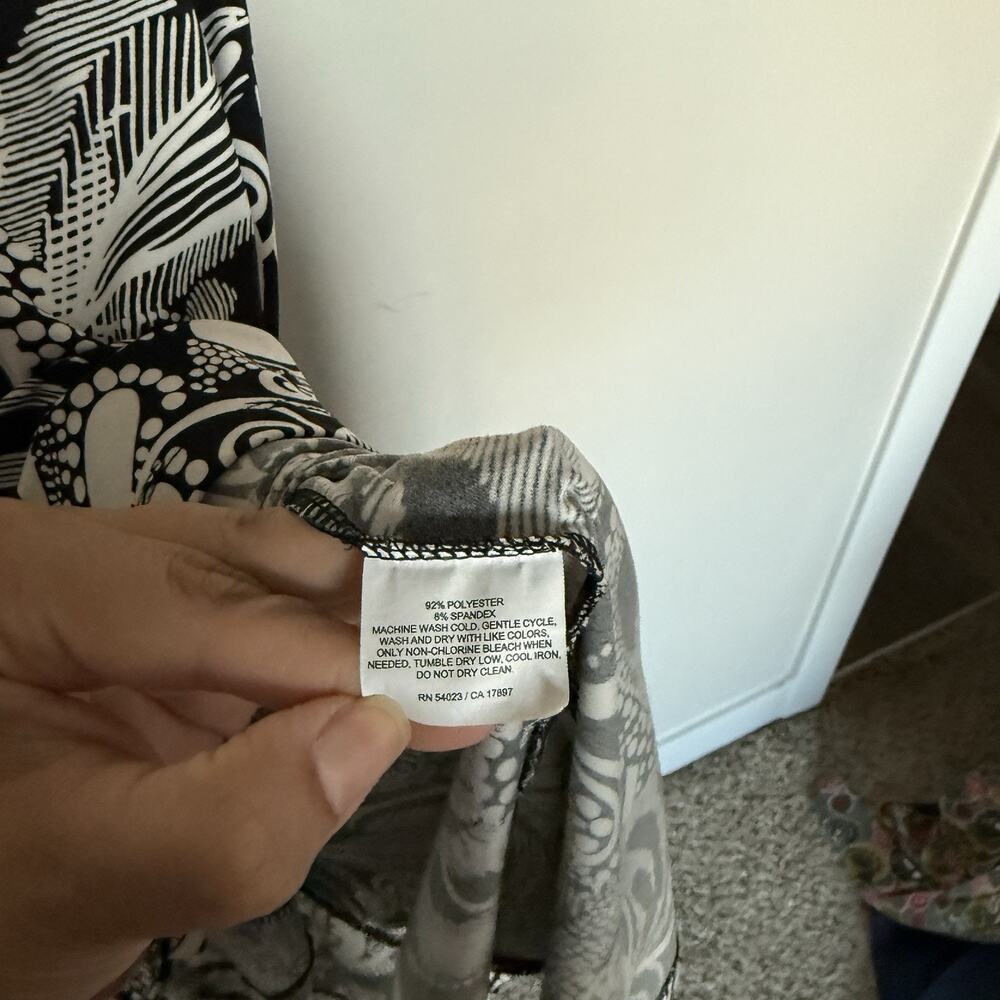 Old Navy Black and White Midi Dress - Picture 4 of 6